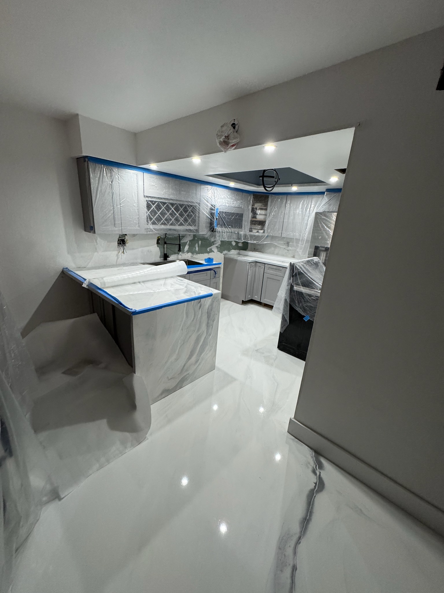 Metallic epoxy floor