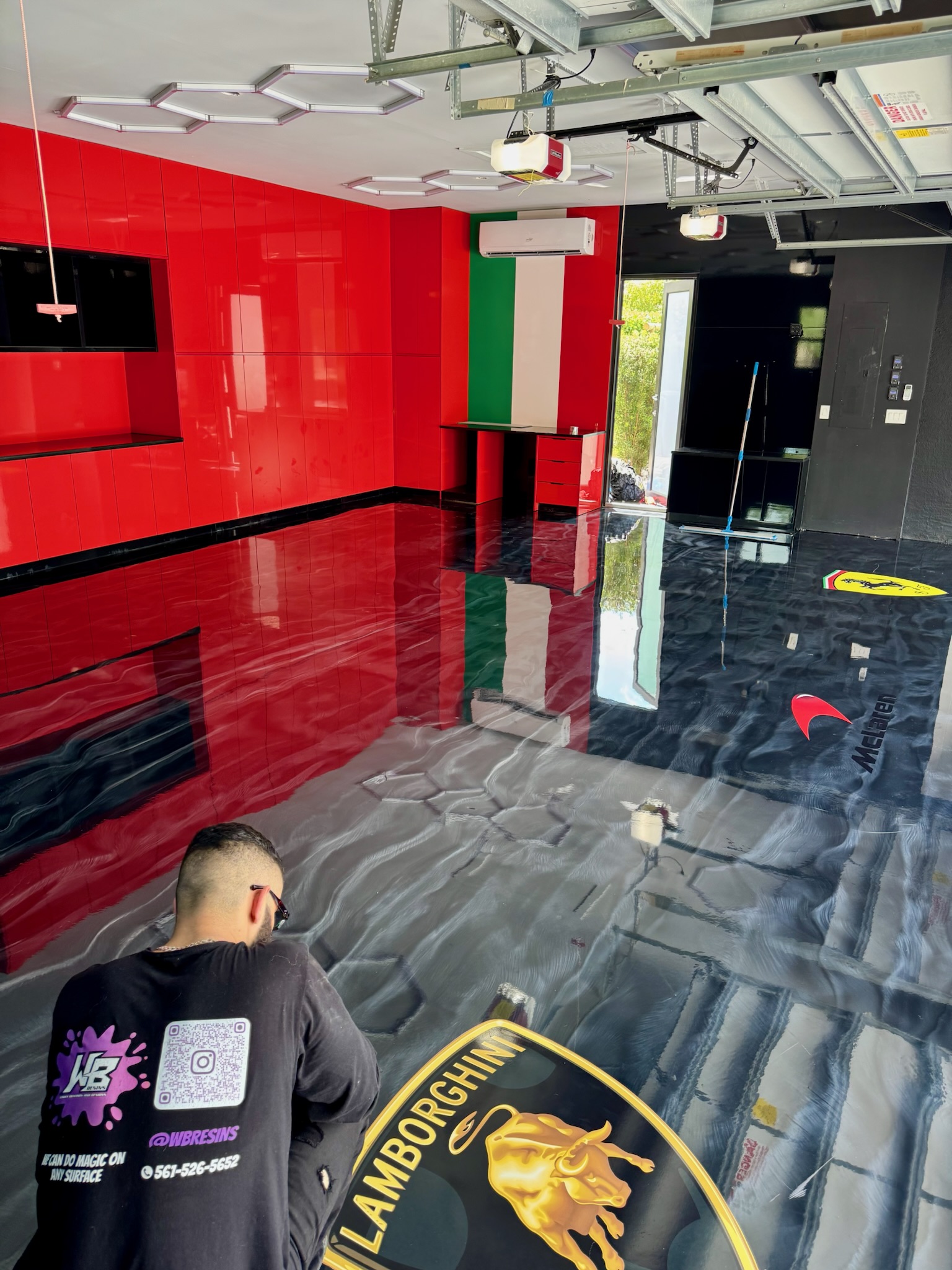 Metallic epoxy floor